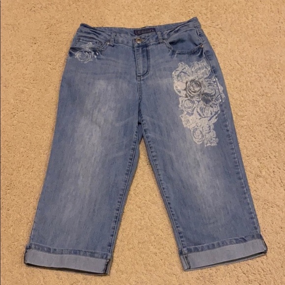 Baccini Cropped Jeans - Picture 1 of 13